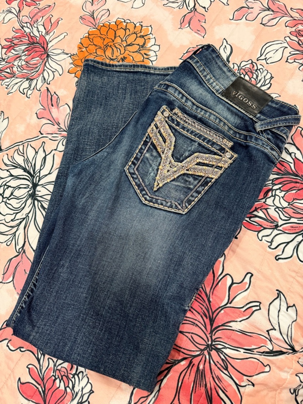 Vigoss Women Dark Blue Embellished Pocket Jeans size 33” bootcut, “The Dublin